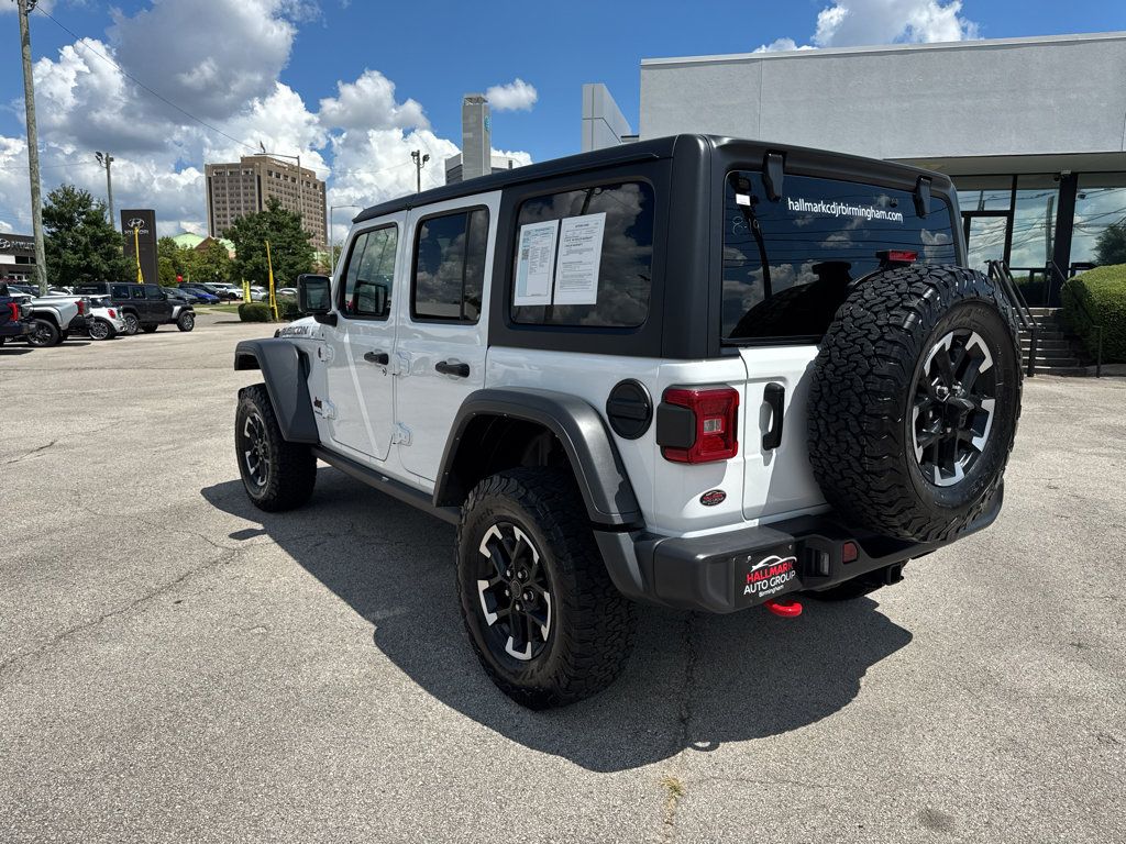 Used 2025 Jeep Wrangler Unlimited Rubicon AWD/4WD image 6