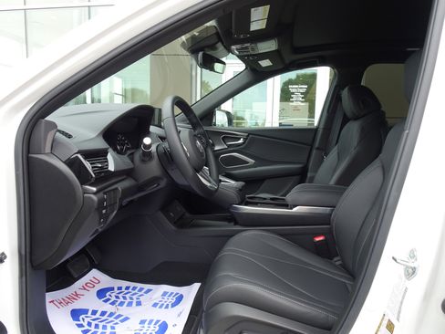 Used 2025 Acura RDX SH-AWD image 8