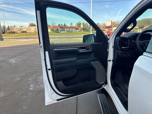 Used 2024 Chevrolet Silverado 1500 High Country image 12