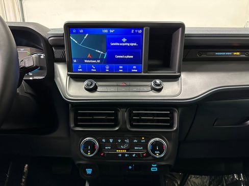 Used 2024 Ford Maverick Lariat w/ Black Appearance Package image 18