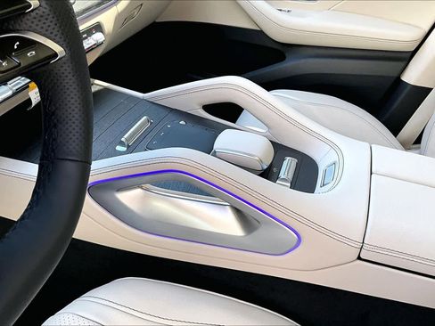 New 2026 Mercedes-Benz GLS 450 4MATIC image 11