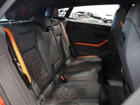 Used 2025 Lamborghini Urus SE AWD/4WD image 37