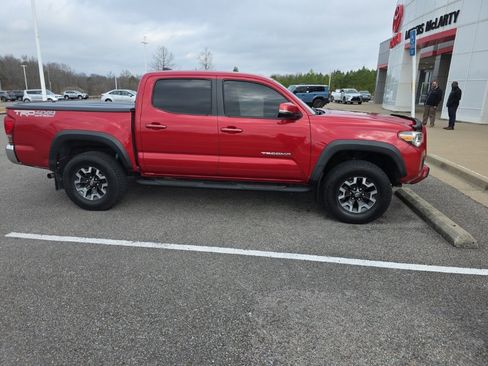 Used 2016 Toyota Tacoma TRD Off-Road image 4
