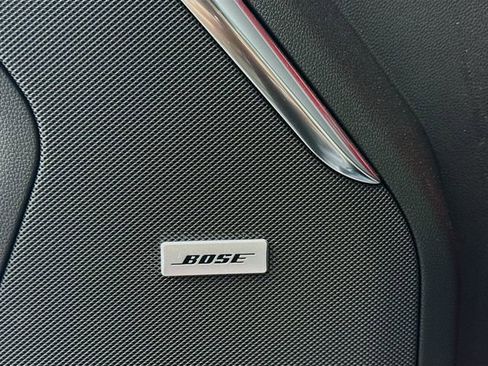 Used 2025 Chevrolet Suburban High Country image 21