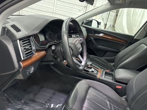 Used 2021 Audi Q5 2.0T Premium image 9