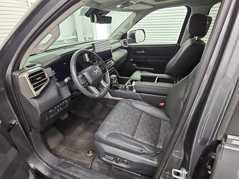 Used 2024 Toyota Tundra Limited AWD/4WD image 11