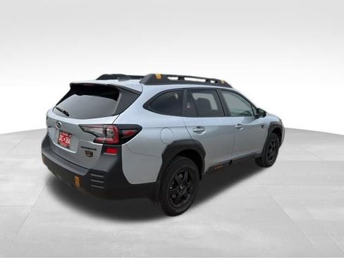Used 2025 Subaru Outback Wilderness AWD/4WD image 3