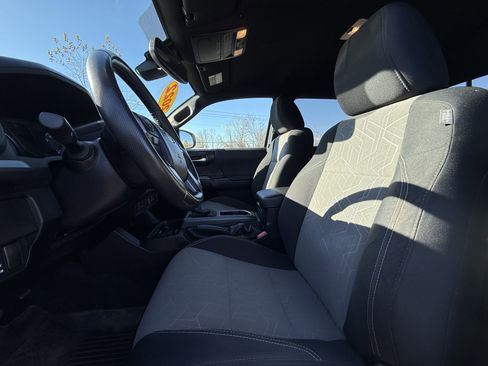 Used 2022 Toyota Tacoma TRD Sport image 26