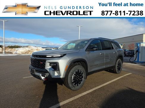 New 2026 Chevrolet Traverse Z71 w/ Enhanced Driving Package AWD/4WD image 3