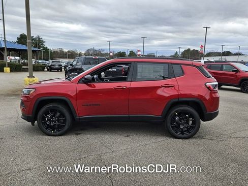 New 2026 Jeep Compass Latitude image 4