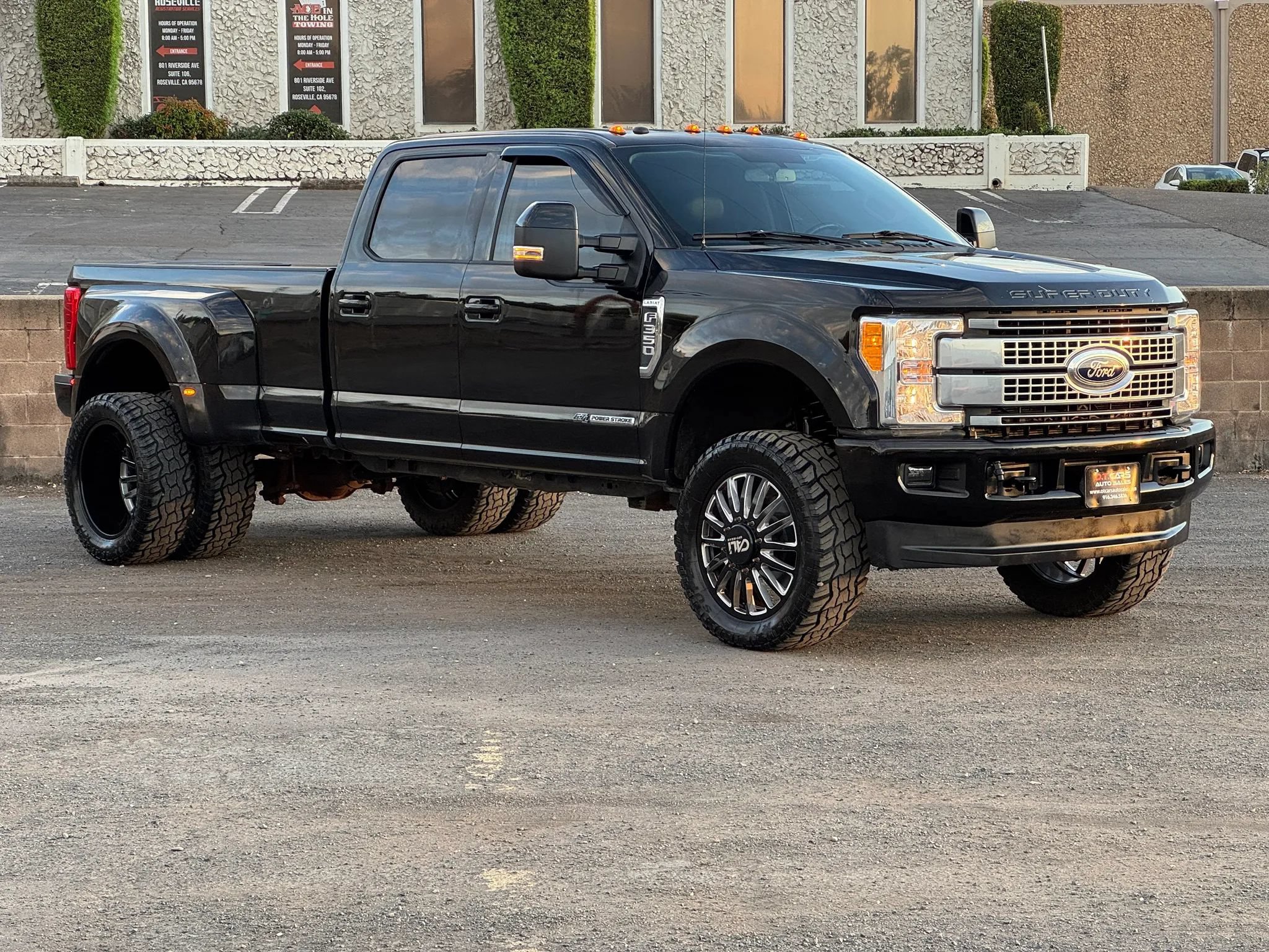Used 2017 Ford F350 Lariat AWD/4WD image 2