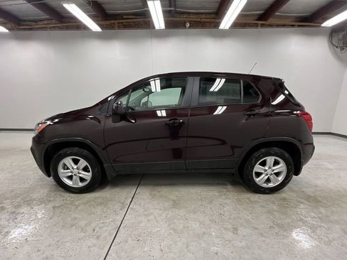Used 2022 Chevrolet Trax LS w/ Tint and Cruise Package image 5