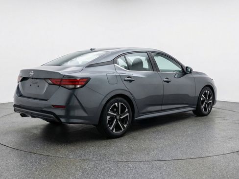 Used 2025 Nissan Sentra SV FWD image 9
