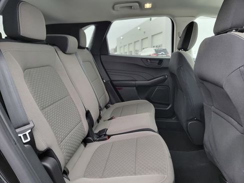 Used 2022 Ford Escape SE image 4