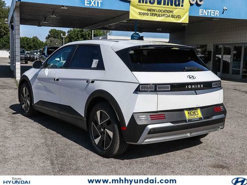 New 2026 Hyundai Ioniq 5 SE RWD image 2