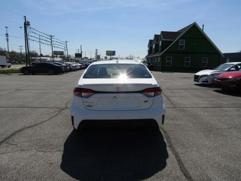 Used 2023 Toyota Corolla SE image 6