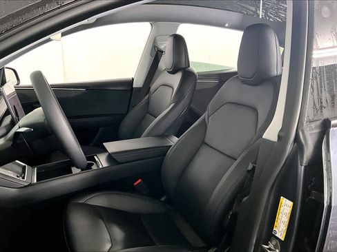 Used 2026 Tesla Model Y AWD image 8