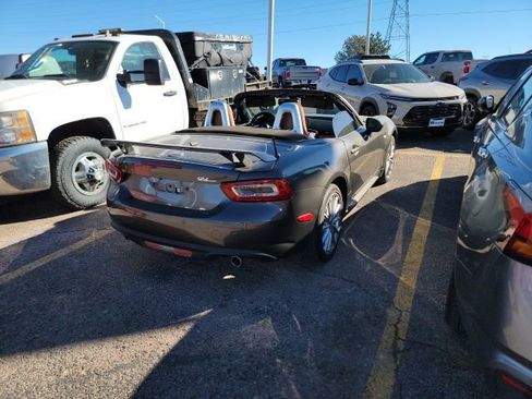 Used 2017 FIAT 124 Spider Lusso image 4