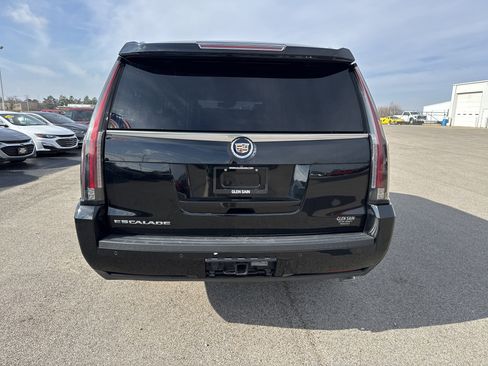 Used 2015 Cadillac Escalade ESV Luxury image 4
