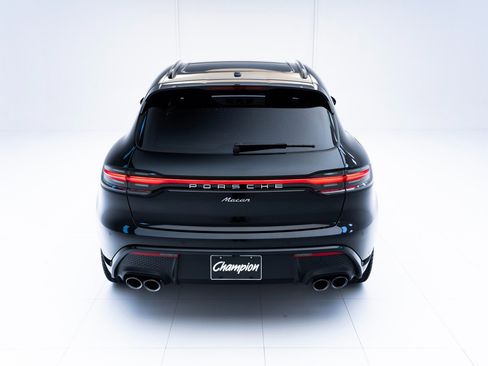 Certified 2025 Porsche Macan image 10