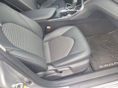 Used 2019 Toyota Camry SE image 10