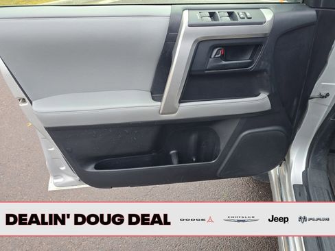 Used 2013 Toyota 4Runner SR5 image 11