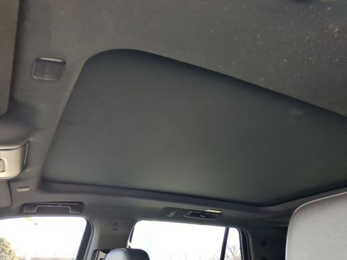 Used 2021 Chevrolet Tahoe Z71 w/ Luxury Package image 15