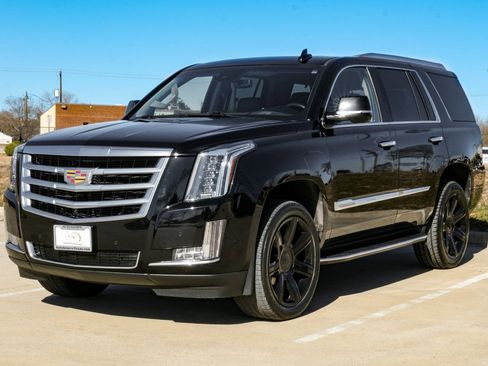 Used 2018 Cadillac Escalade Luxury image 7