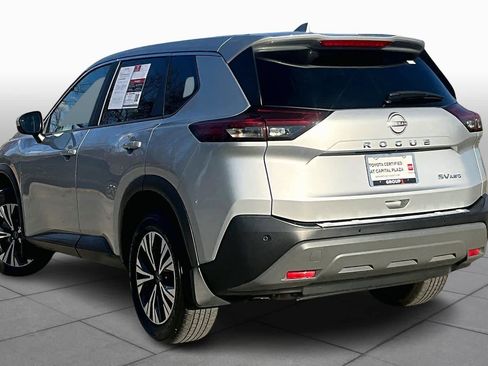 Used 2023 Nissan Rogue SV image 10