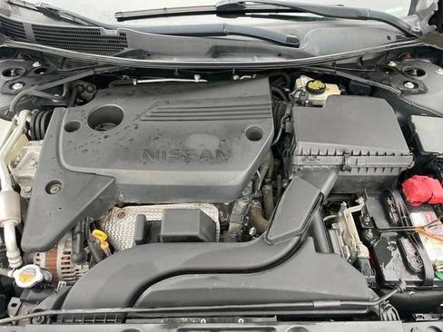 Used 2017 Nissan Altima 2.5 SR w/ LED Appearance Package FWD image 47