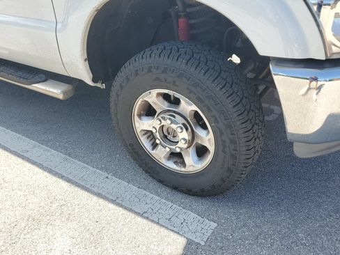 Used 2016 Ford F250 XL w/ Power Equipment Group AWD/4WD image 4