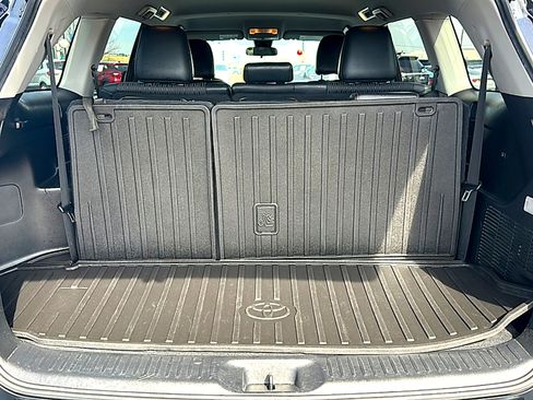 Used 2018 Toyota Highlander Plus image 22