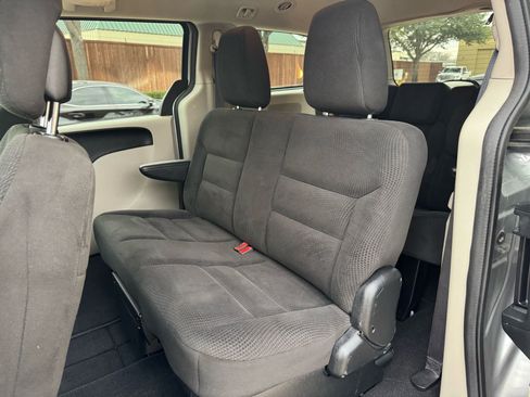 Used 2017 Dodge Grand Caravan SE w/ Power Window Group image 29