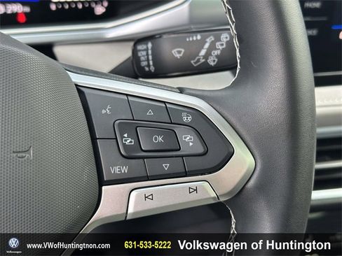 Certified 2025 Volkswagen Taos SE w/ Panoramic Sunroof Package image 27