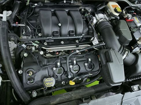 Used 2017 Ford Taurus SEL w/ Equipment Group 201A image 29