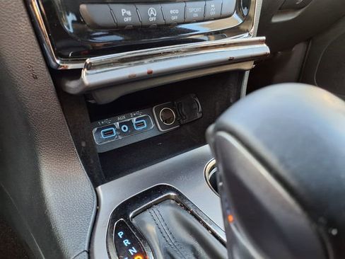 Used 2020 Jeep Grand Cherokee Limited X RWD image 31