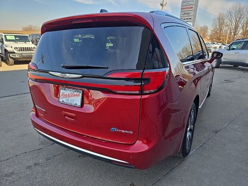 Used 2024 Chrysler Pacifica Pinnacle image 10