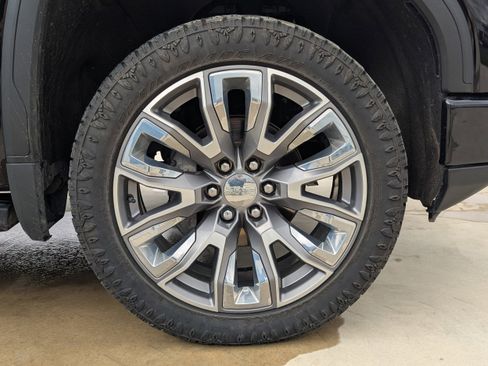Used 2023 GMC Sierra 1500 Denali w/ Denali Reserve Package AWD/4WD image 16