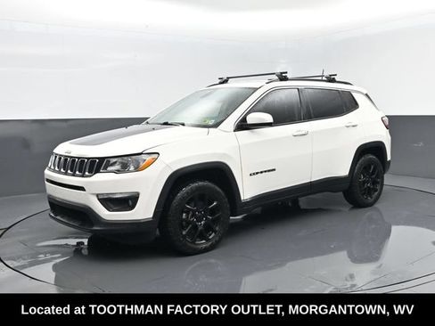 Used 2017 Jeep Compass Latitude AWD/4WD image 2