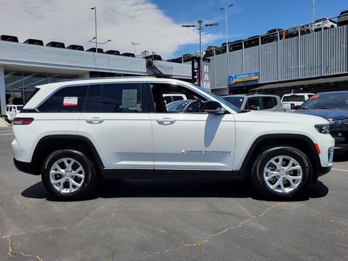 Used 2023 Jeep Grand Cherokee Limited RWD image 28
