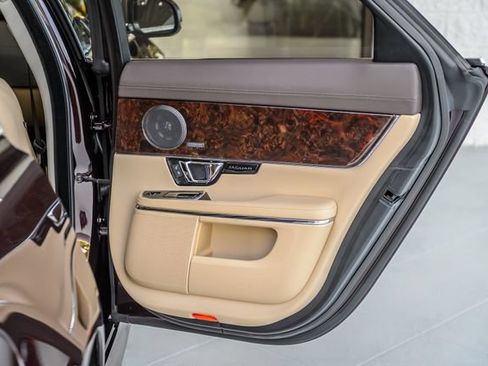 Used 2016 Jaguar XJ R-Sport RWD image 57