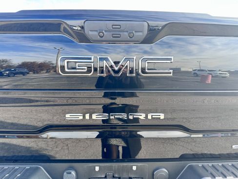 Used 2021 GMC Sierra 1500 SLT w/ SLT Convenience Package image 9