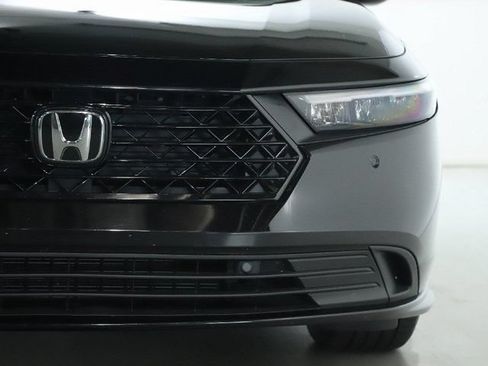 Used 2025 Honda Accord Touring image 7