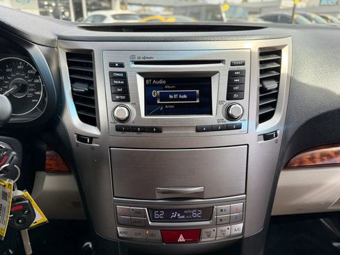 Used 2012 Subaru Outback 2.5i Limited w/ Moonroof Pkg AWD/4WD image 31