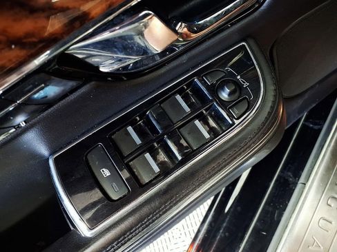 Used 2011 Jaguar XJ RWD image 25