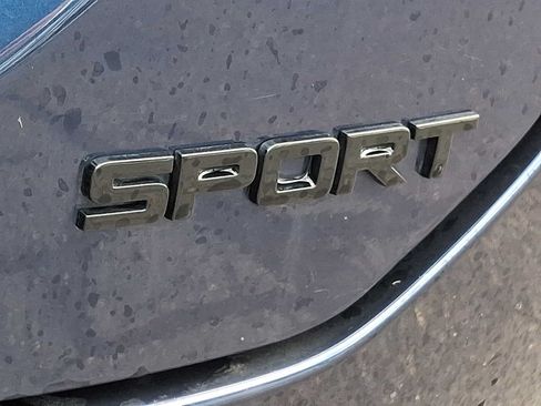 Used 2025 Honda Pilot Sport image 27