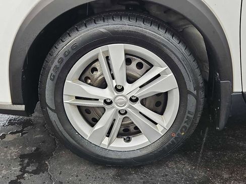 Used 2023 Nissan Kicks S image 13