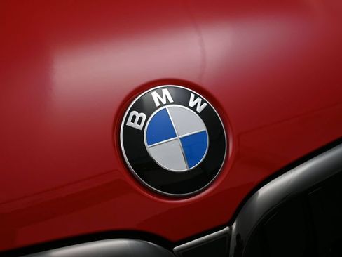 Used 2022 BMW M760i xDrive w/ Luxury Rear Seating Package AWD/4WD image 13