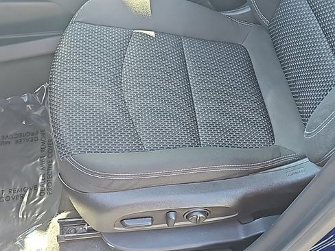 Used 2022 GMC Terrain SLE w/ Driver Convenience Package image 12