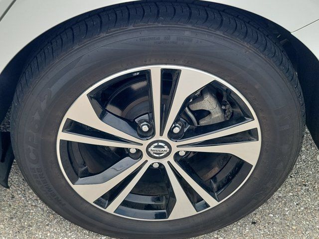 Certified 2022 Nissan Sentra SV FWD image 9